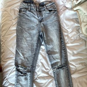 bullhead low rise jeans